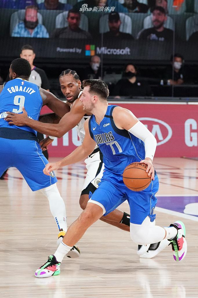 脚法精湛 脚法精湛